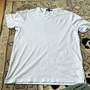 Robert barakett white v neck men’s tshirt